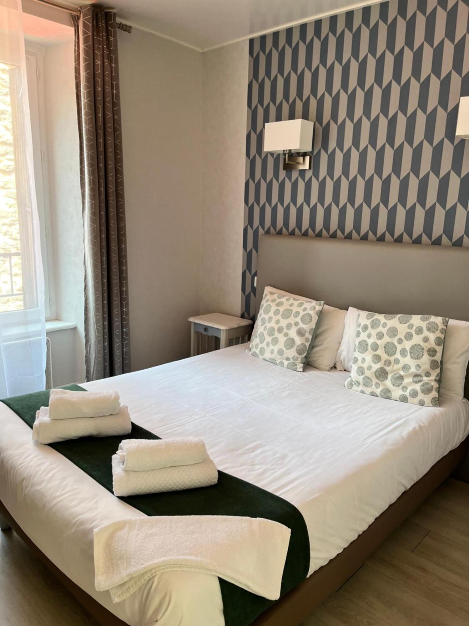 Hotel Du Nord - Ville-Haute Saint-Flour  Εξωτερικό φωτογραφία