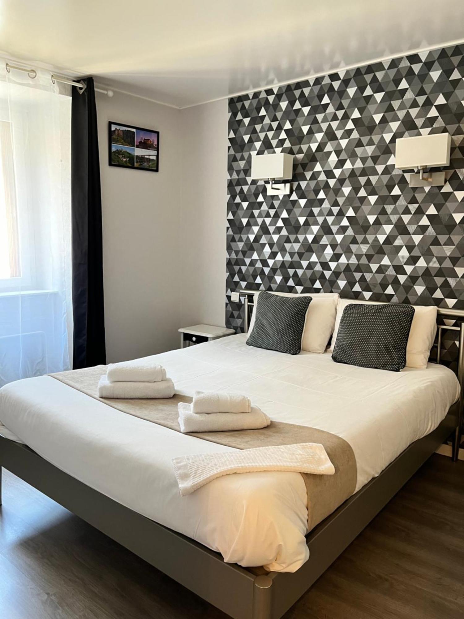 Hotel Du Nord - Ville-Haute Saint-Flour  Εξωτερικό φωτογραφία